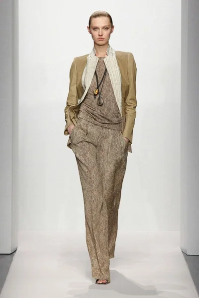 Look 14